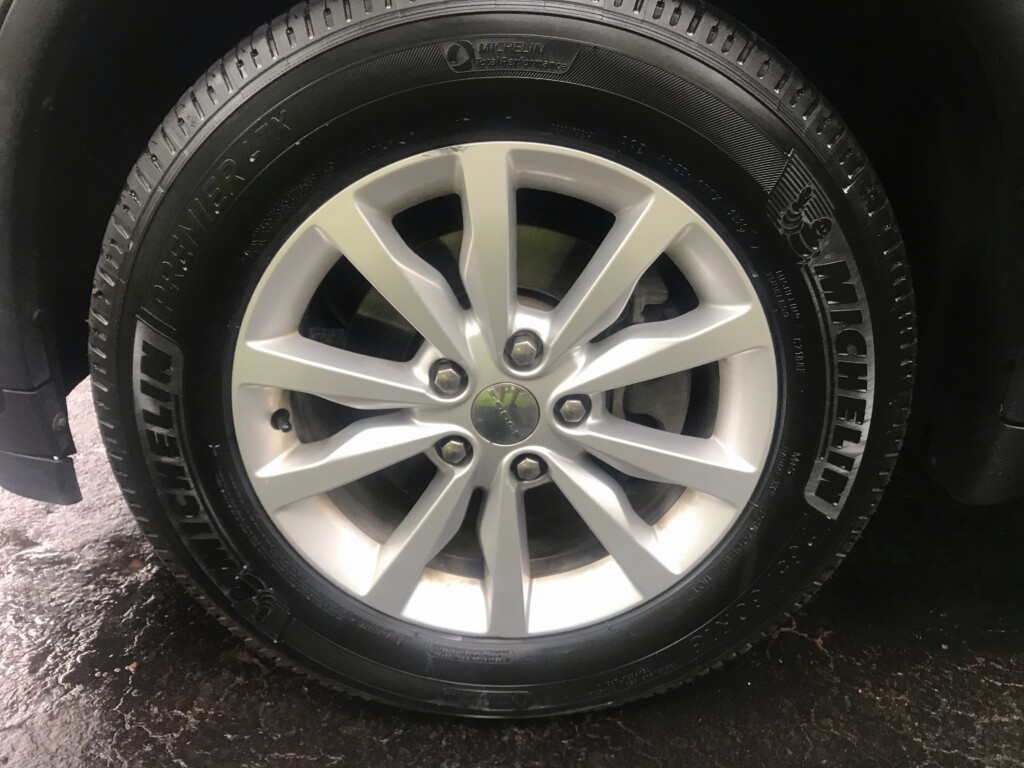 Dodge durango wheel close up